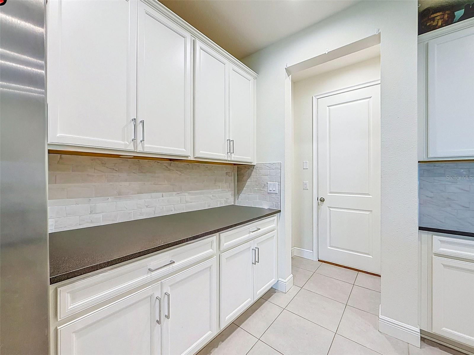 2404 ARCH AVE — photo 11