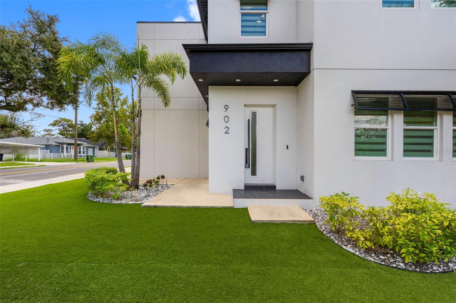 902 W SLIGH AVE — photo 9