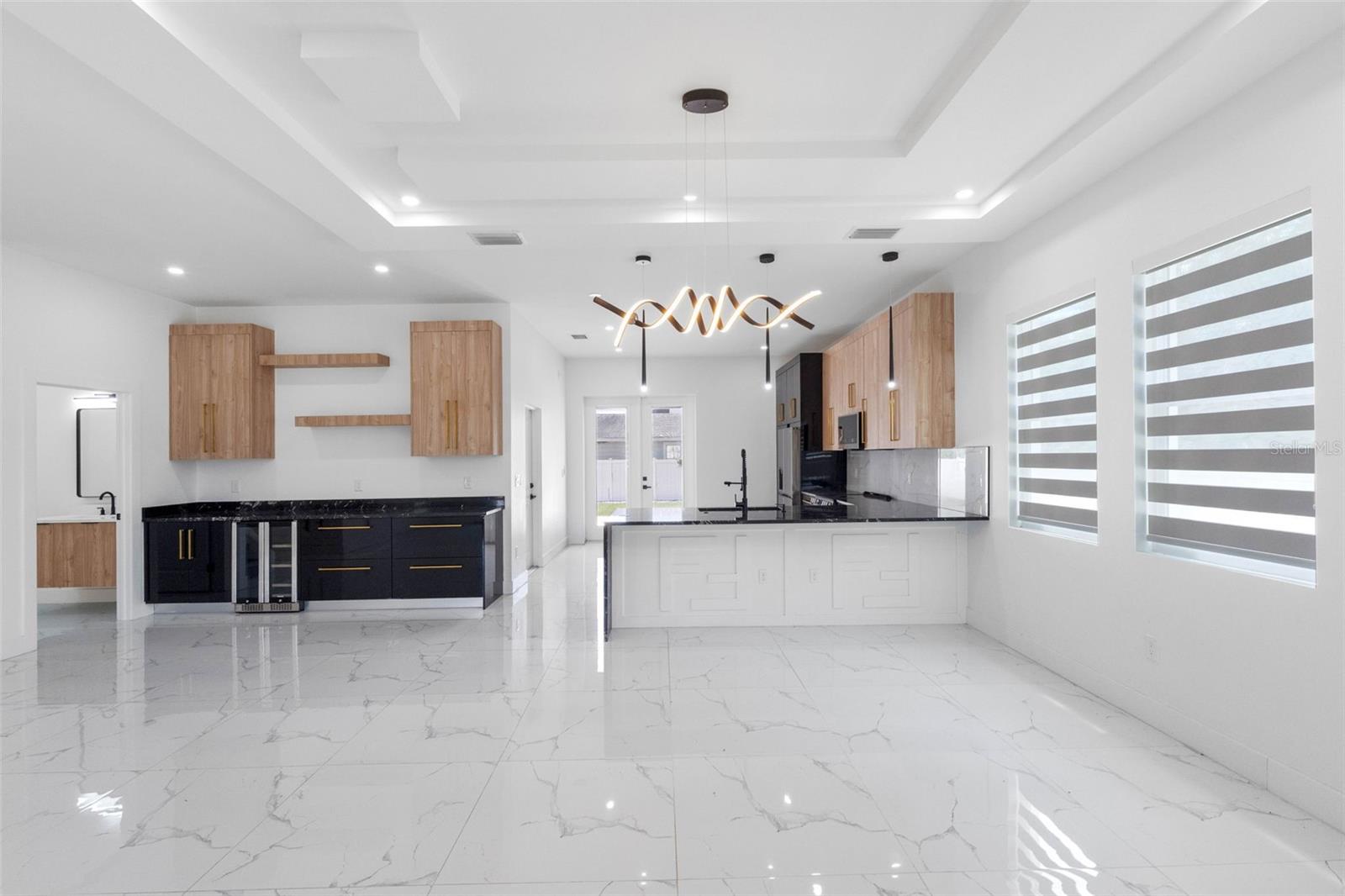 902 W SLIGH AVE — photo 16