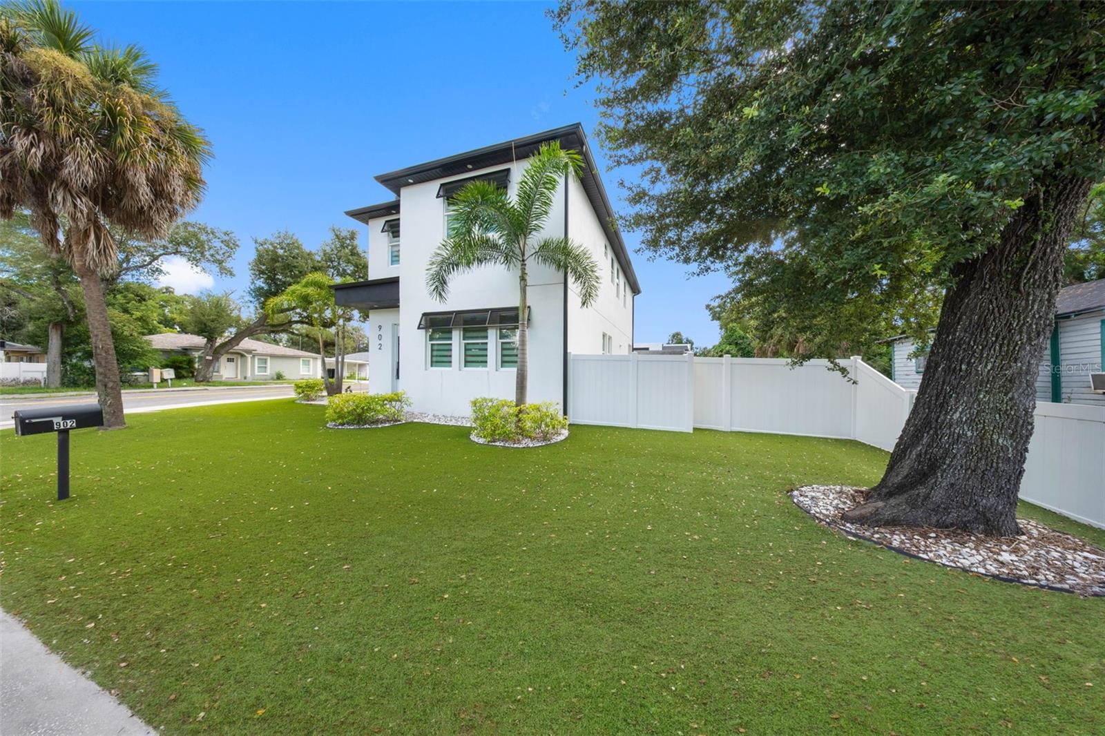 902 W SLIGH AVE — photo 5