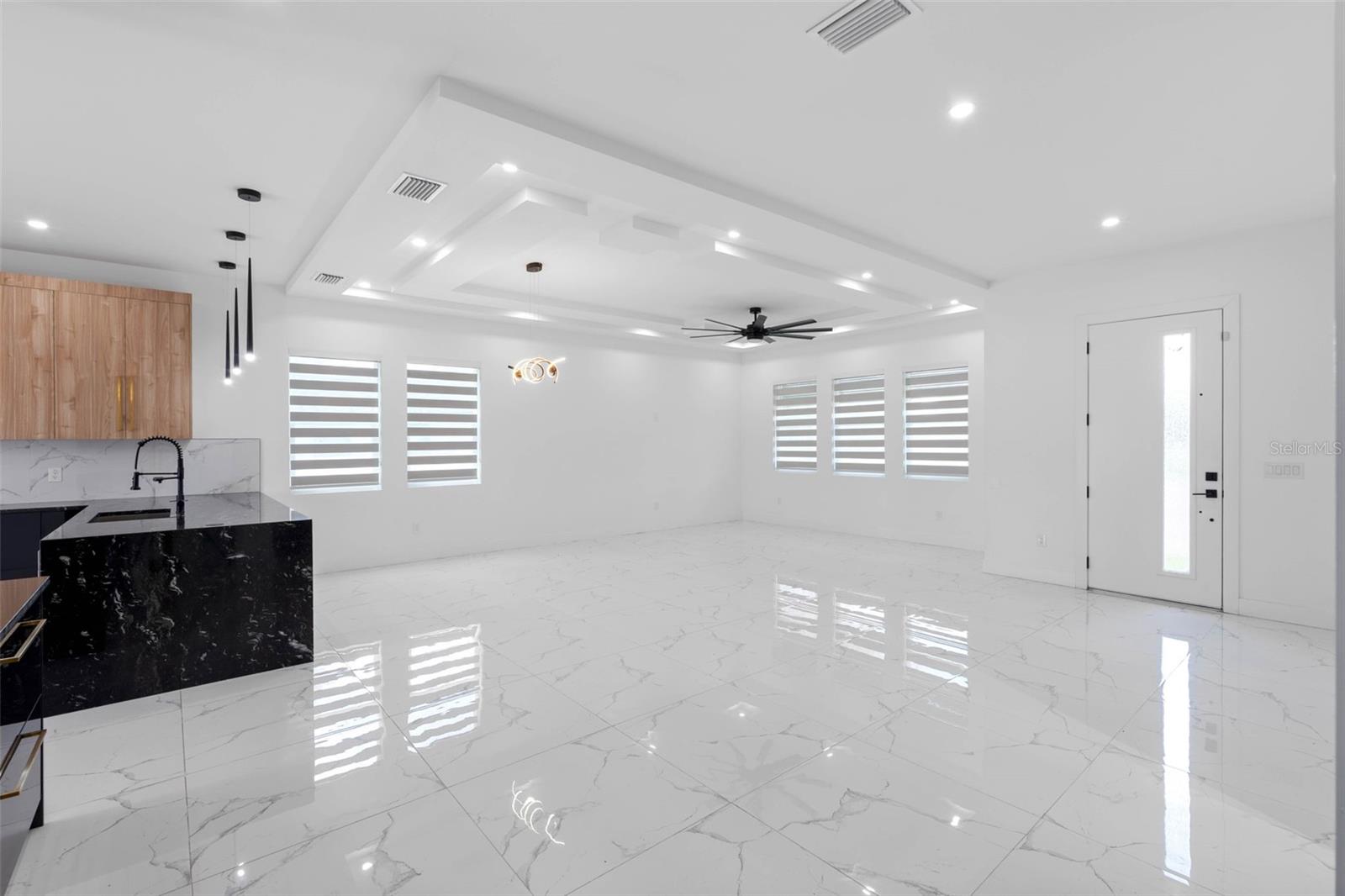902 W SLIGH AVE — photo 11