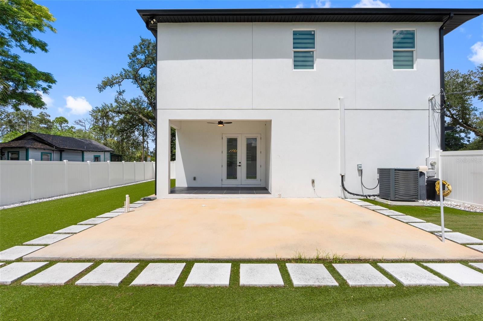 902 W SLIGH AVE — photo 43