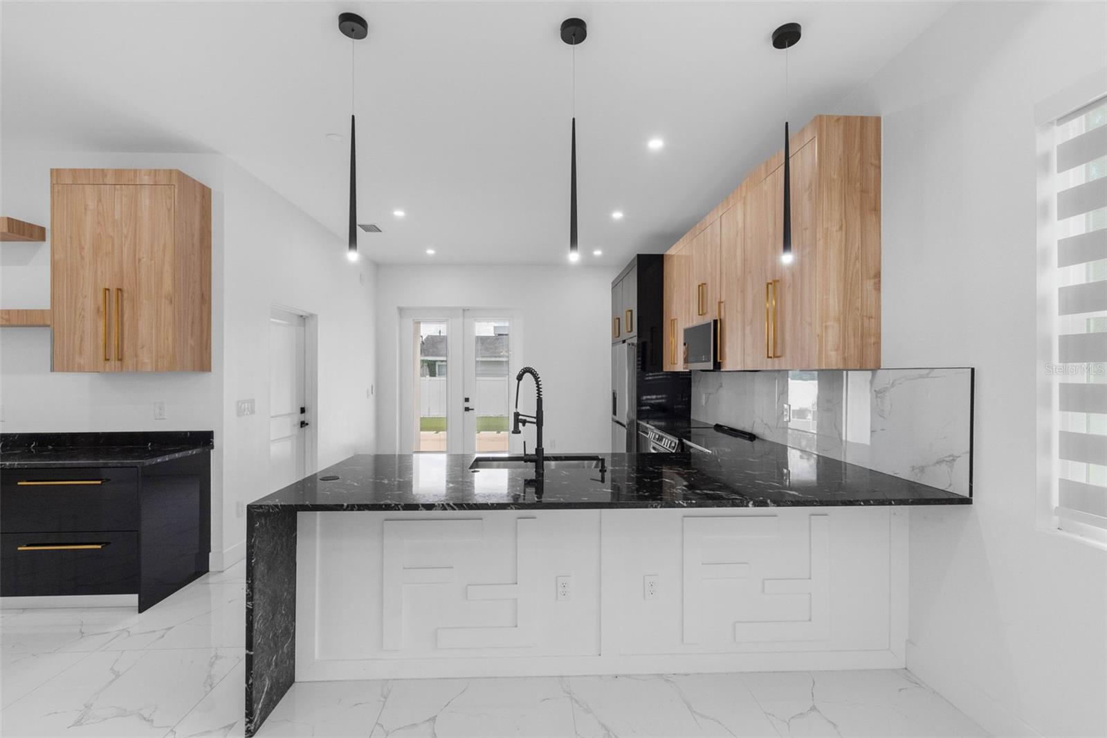902 W SLIGH AVE — photo 14