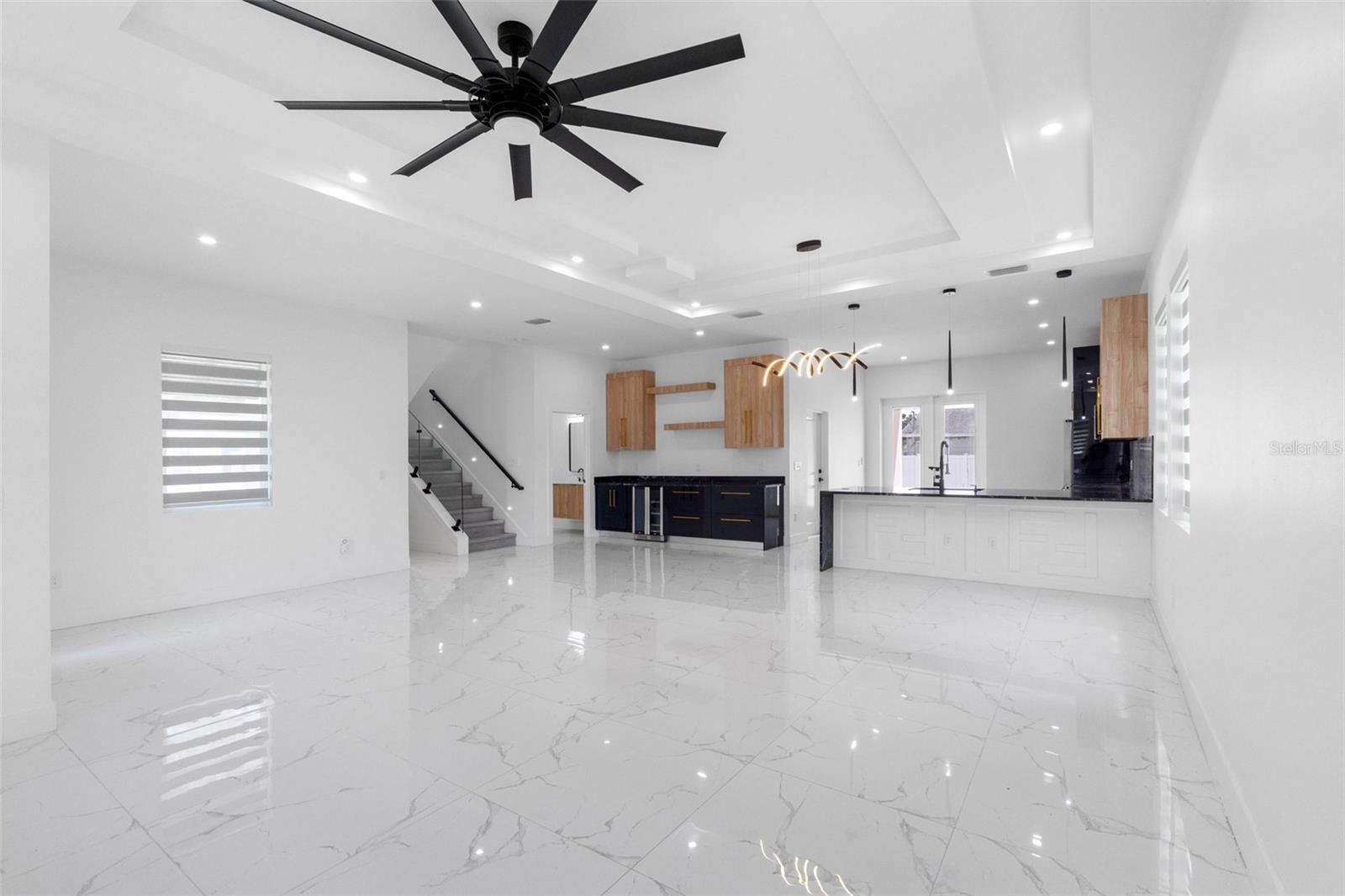 902 W SLIGH AVE — photo 13
