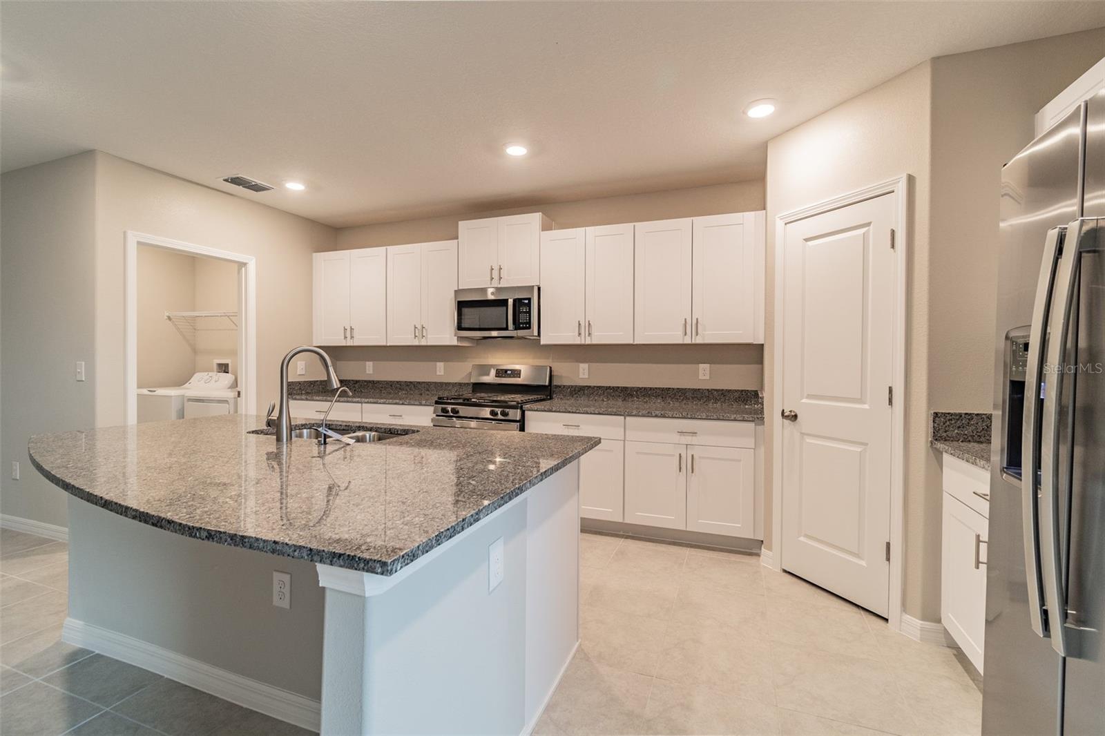 5064 WHITE CHICORY DR — photo 6