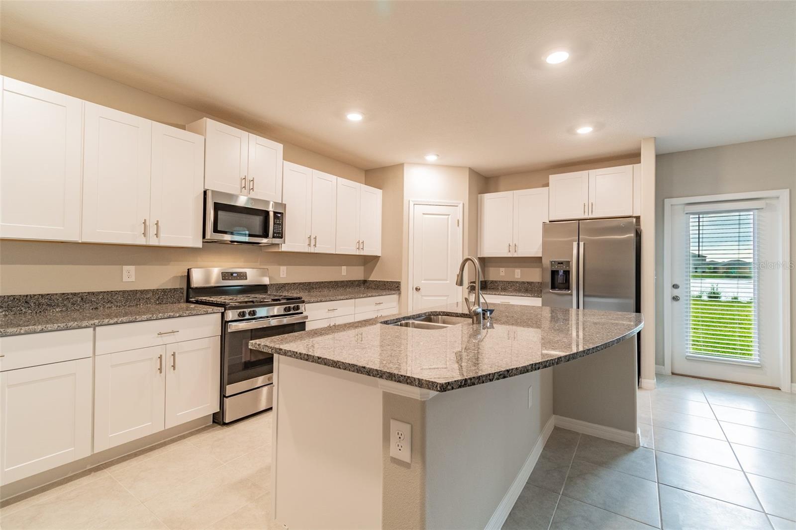 5064 WHITE CHICORY DR — photo 7
