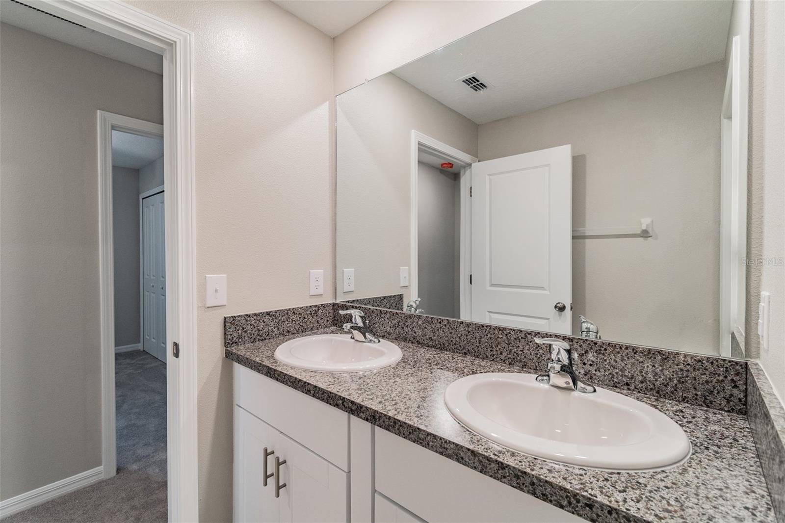 5064 WHITE CHICORY DR — photo 34