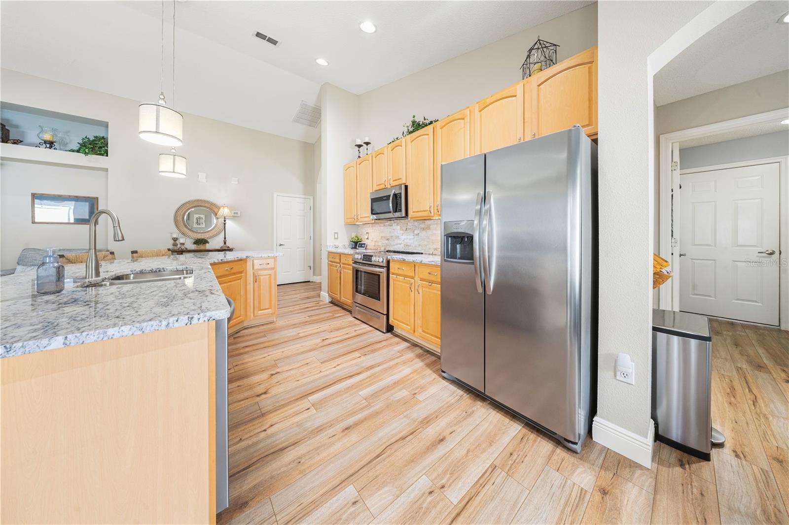 2530 ARROWPOINTE DR — photo 11