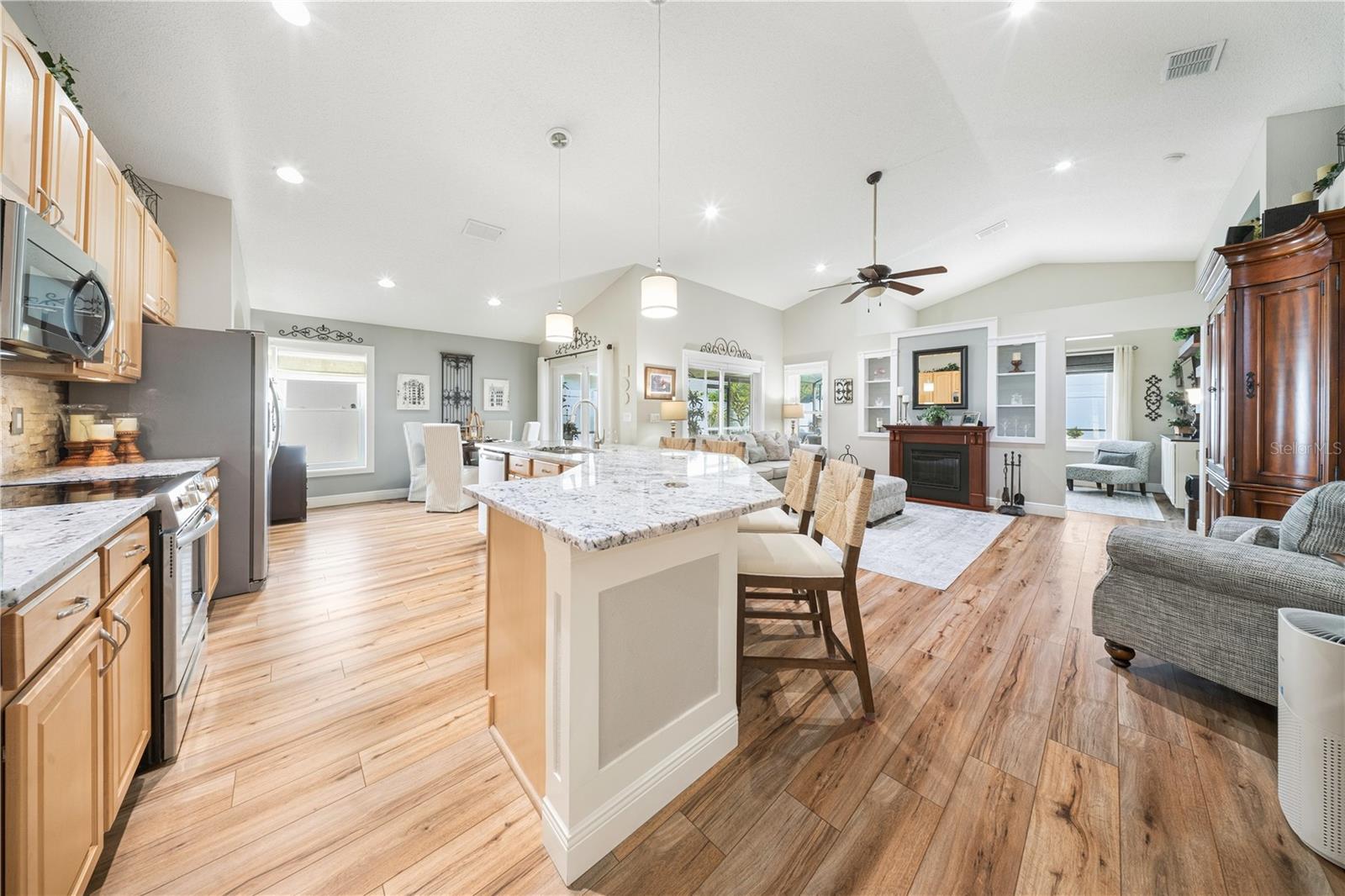 2530 ARROWPOINTE DR — photo 6