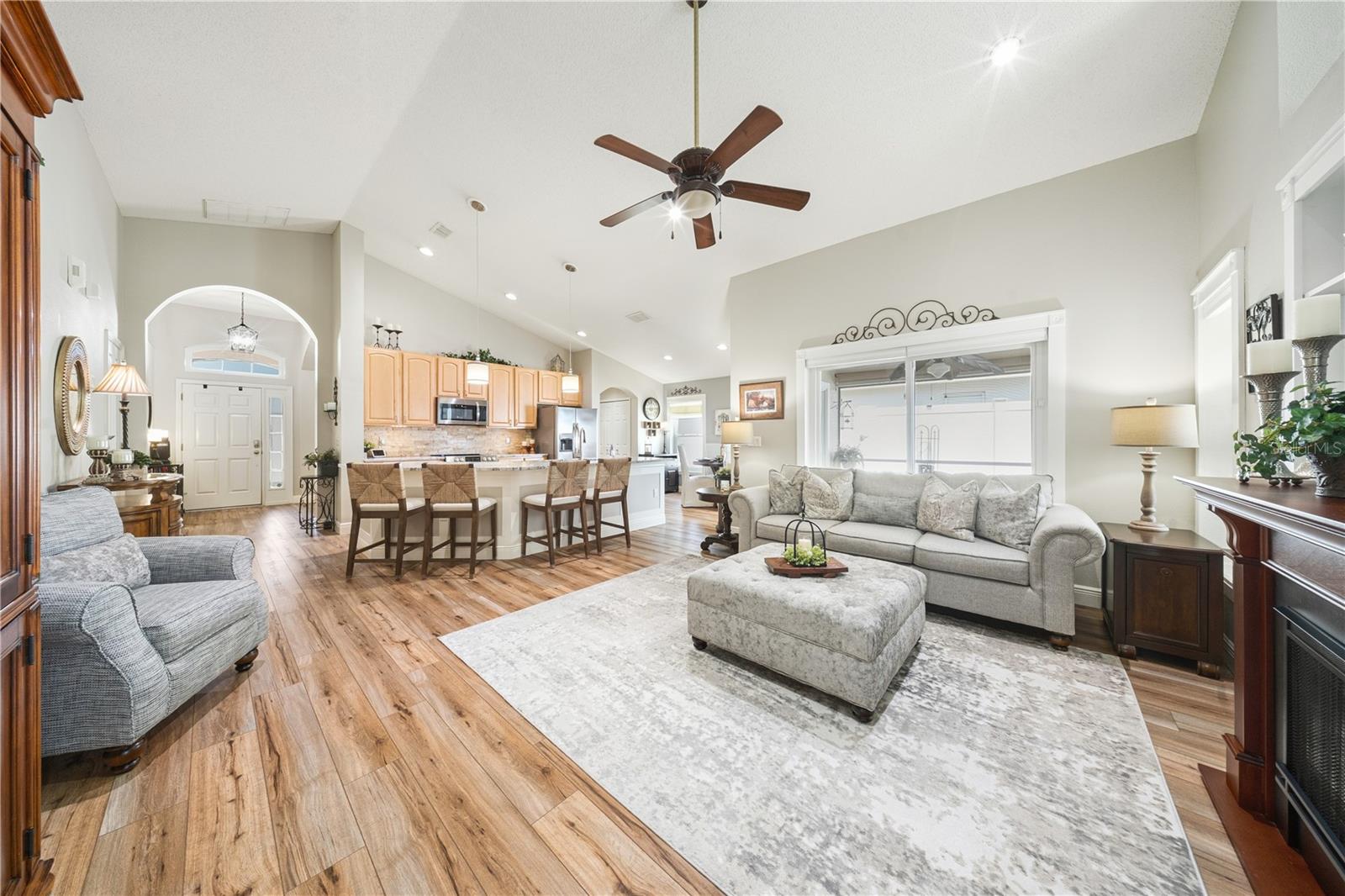 2530 ARROWPOINTE DR — photo 4