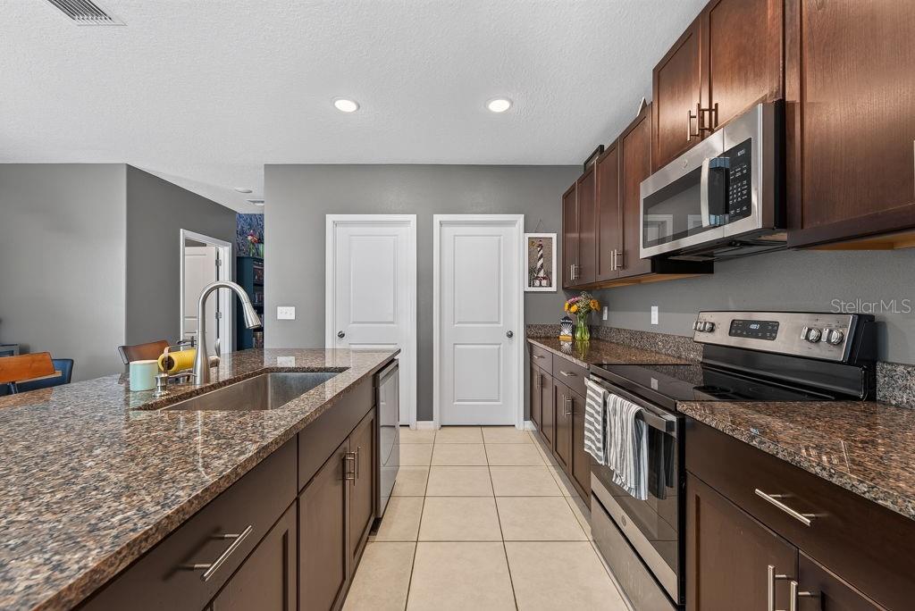 2148 SHINING AZUL WAY — photo 7