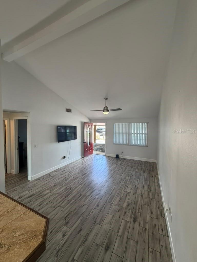 9408 ROSEBURY CT — photo 3