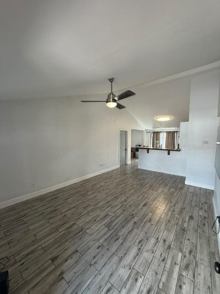 9408 ROSEBURY CT — photo 4