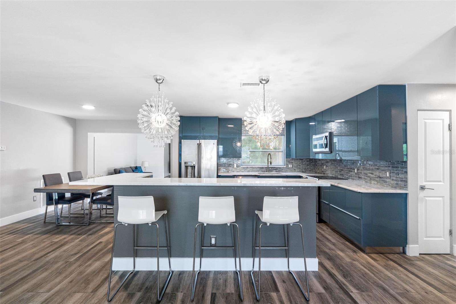 439 CAPRI WAY NE — photo 8