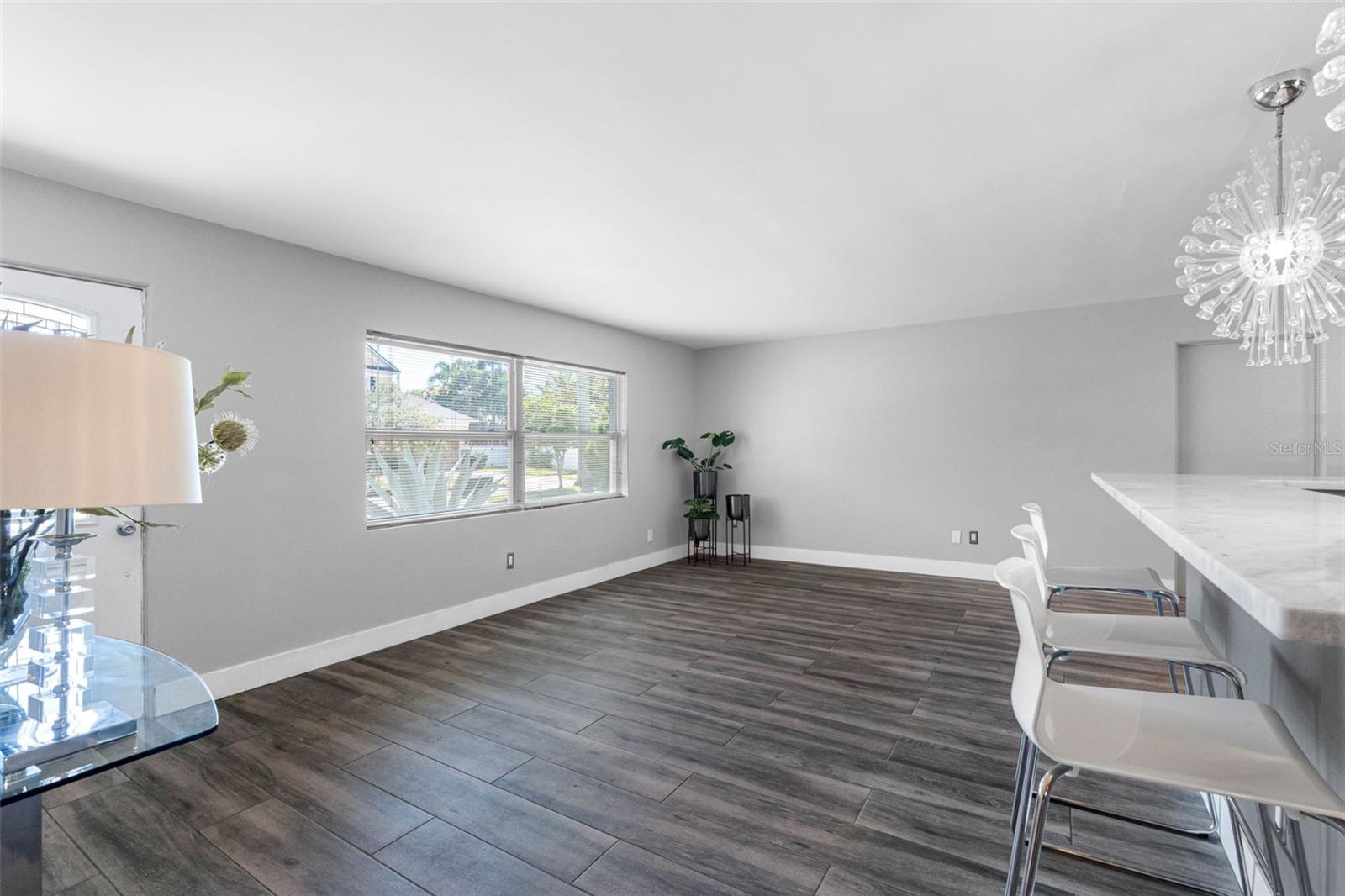 439 CAPRI WAY NE — photo 4