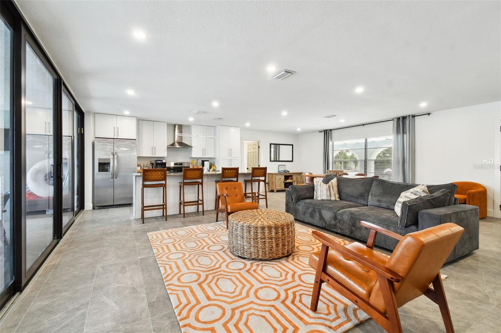 919 CHIPAWAY DR — photo 11