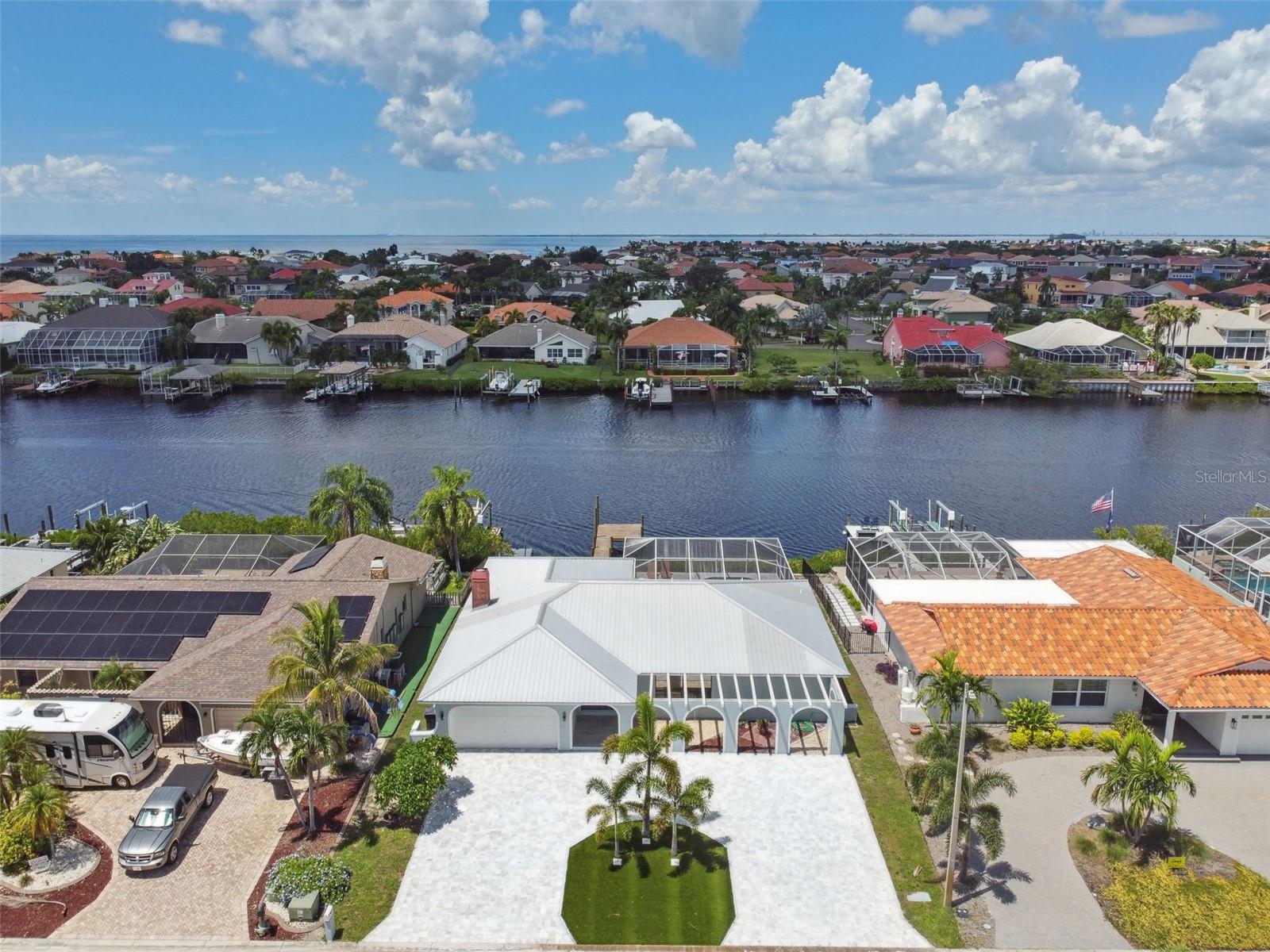 919 CHIPAWAY DR — photo 46