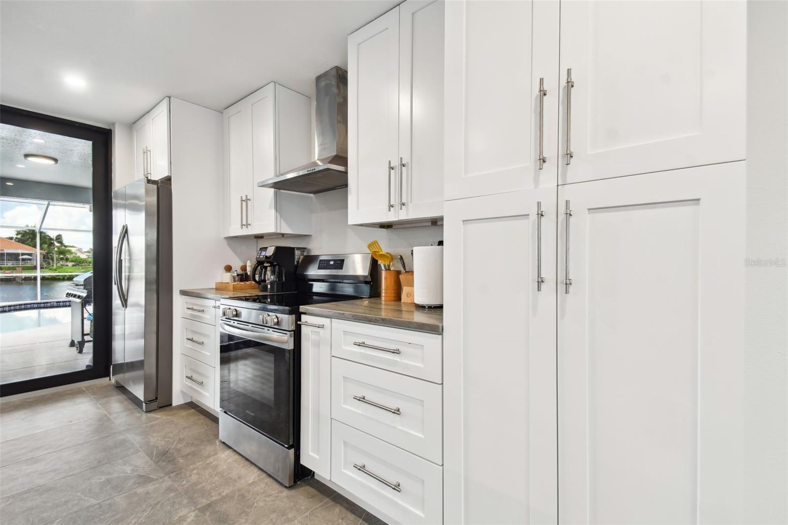 919 CHIPAWAY DR — photo 16