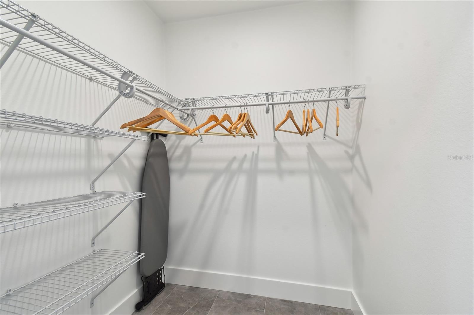 919 CHIPAWAY DR — photo 30