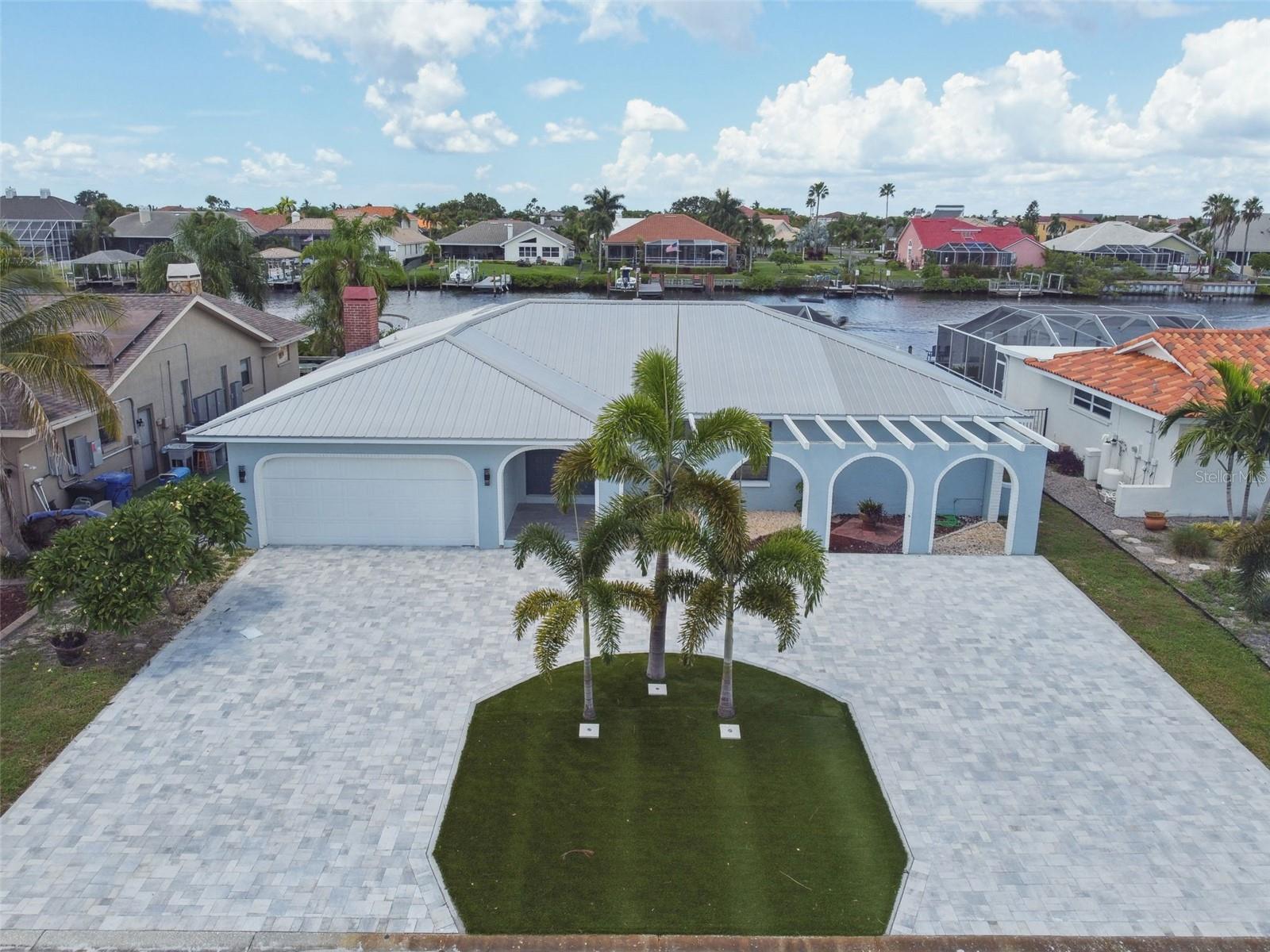 919 CHIPAWAY DR — photo 45
