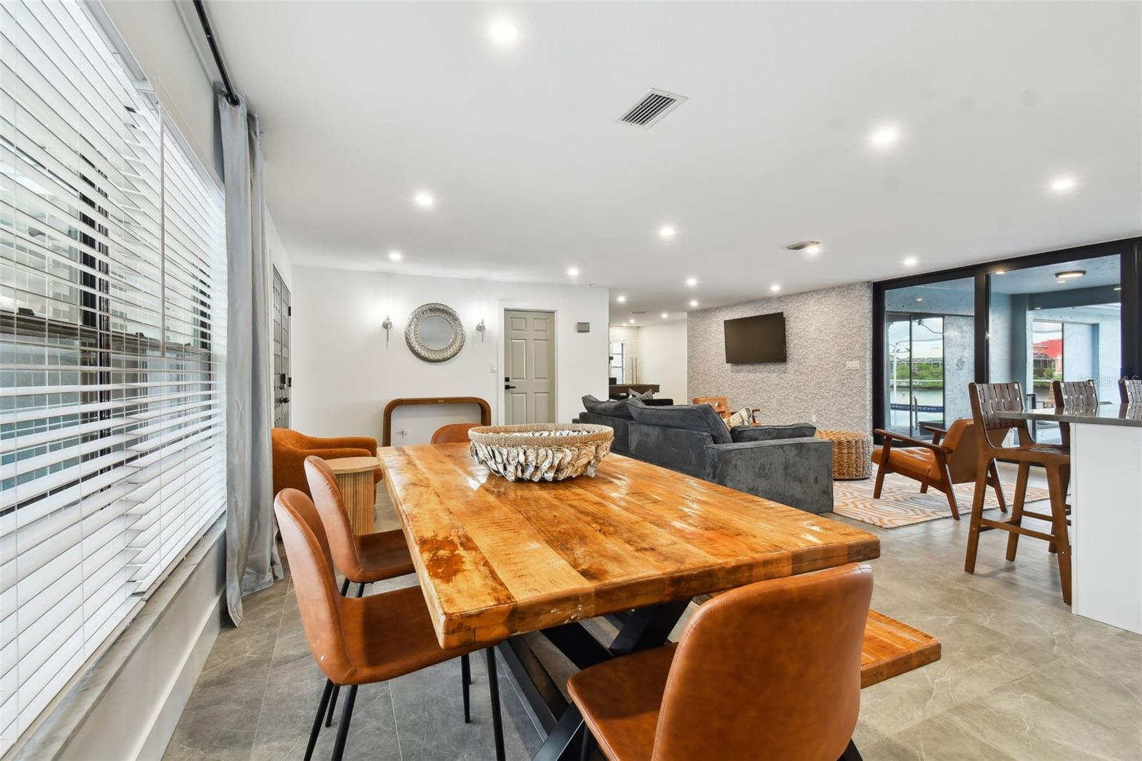 919 CHIPAWAY DR — photo 14