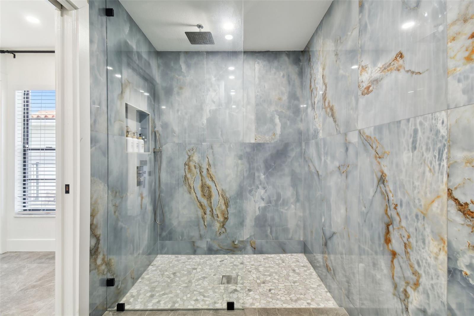 919 CHIPAWAY DR — photo 25