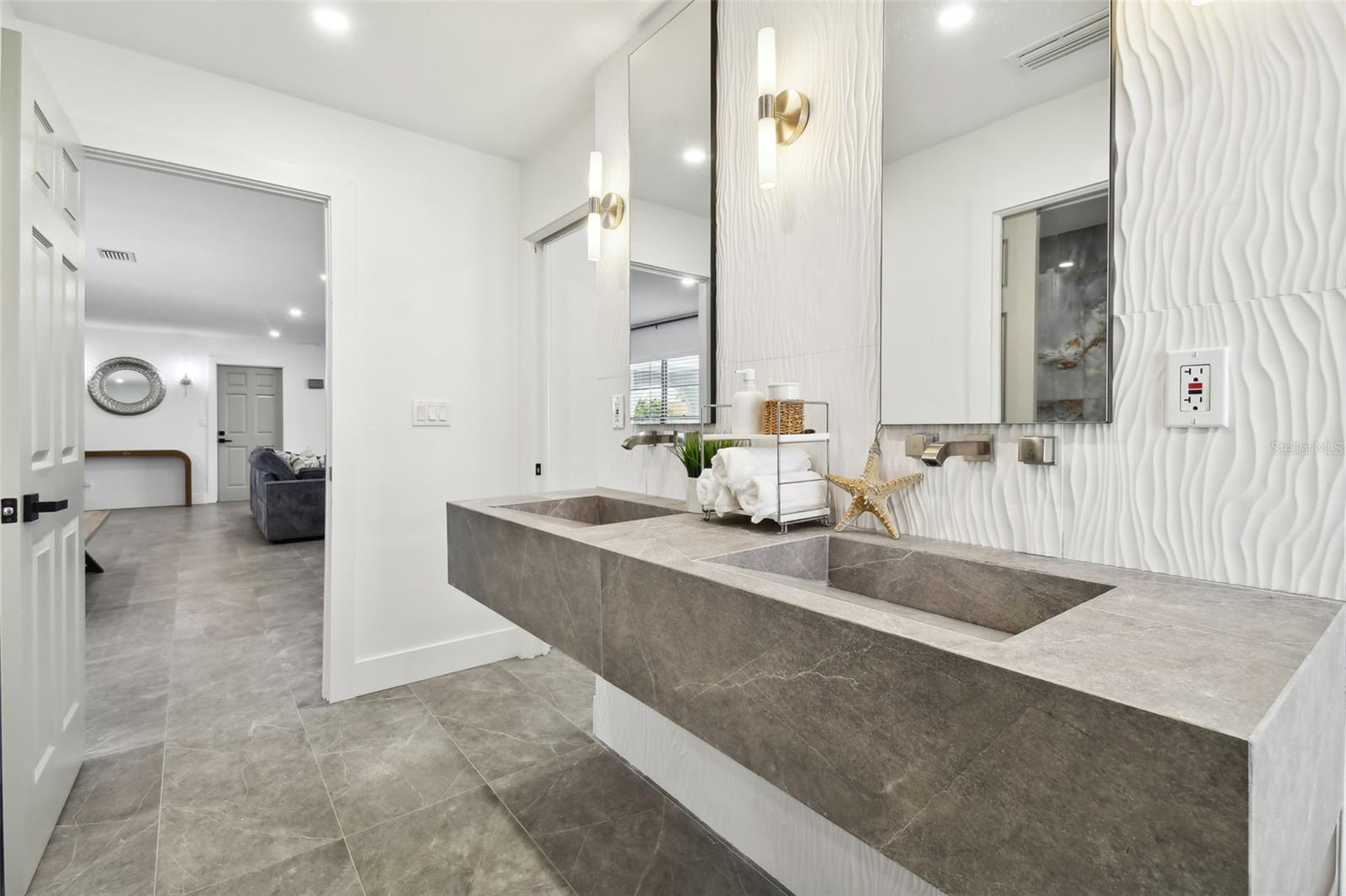 919 CHIPAWAY DR — photo 24