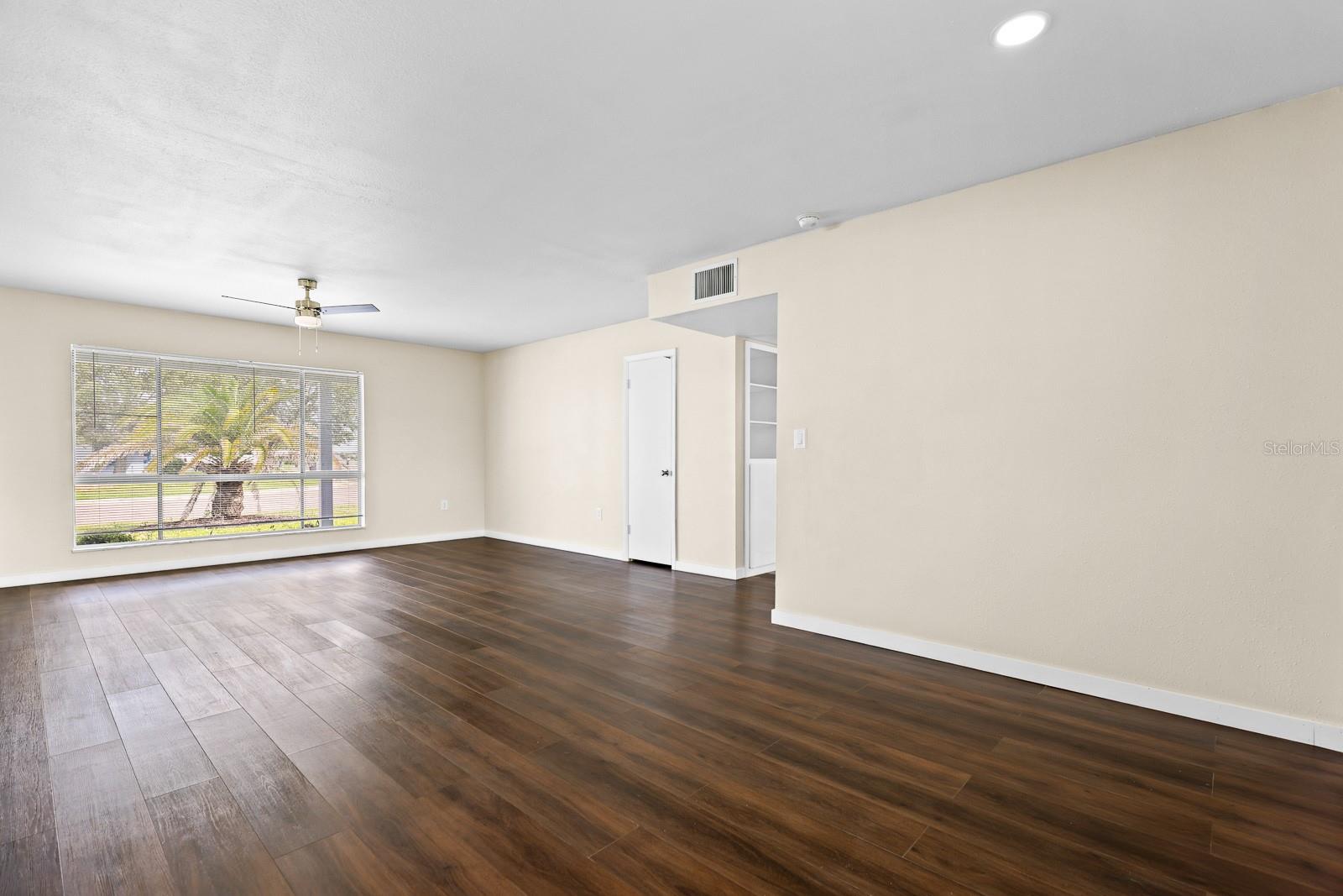 702 DESERT HILLS WAY — photo 11