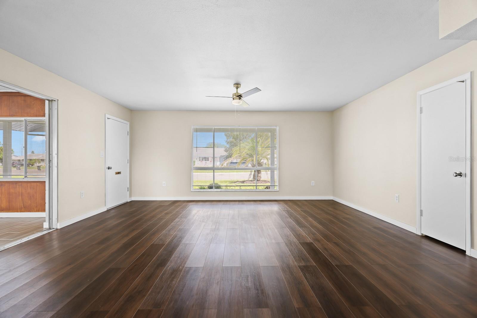 702 DESERT HILLS WAY — photo 9