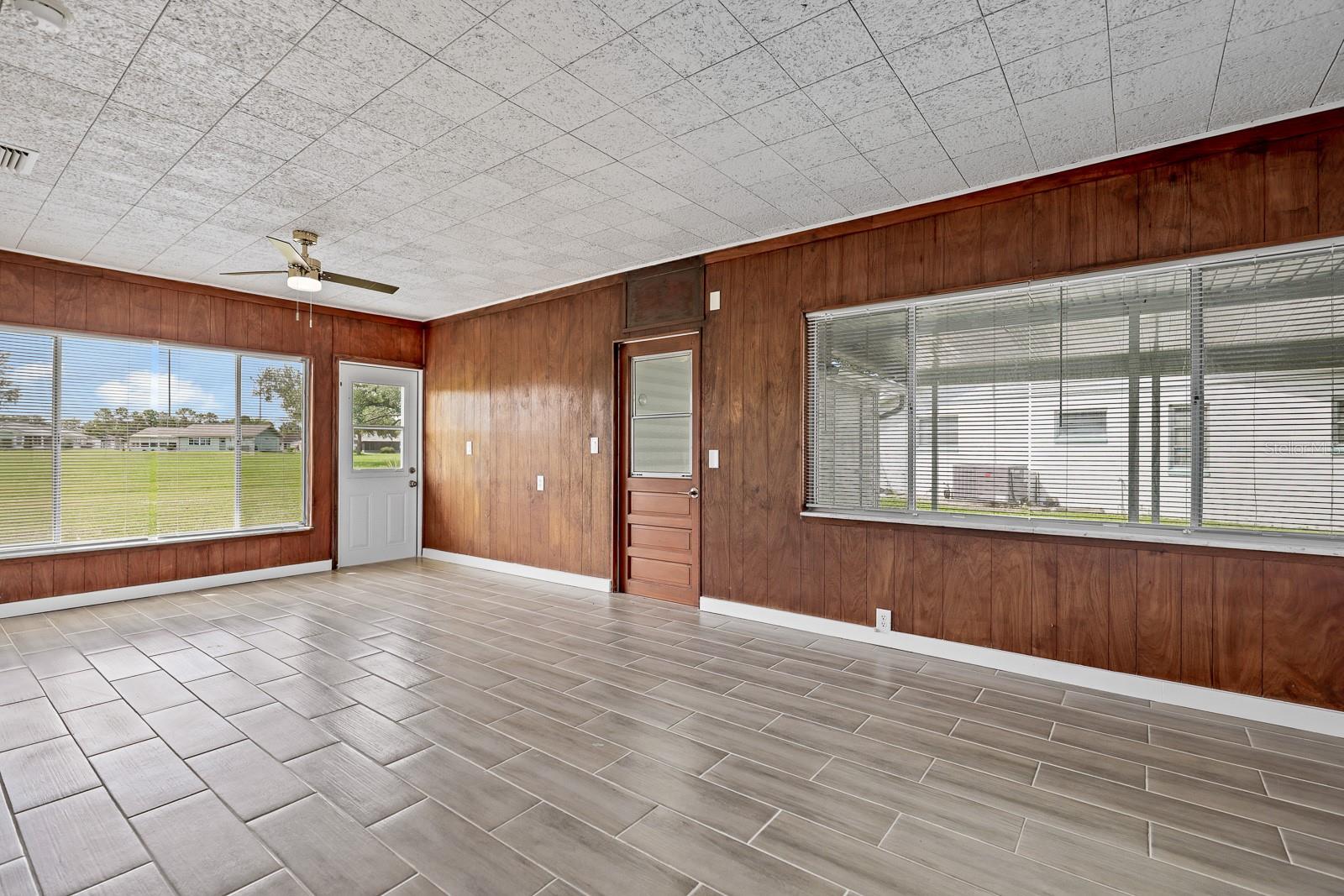 702 DESERT HILLS WAY — photo 4