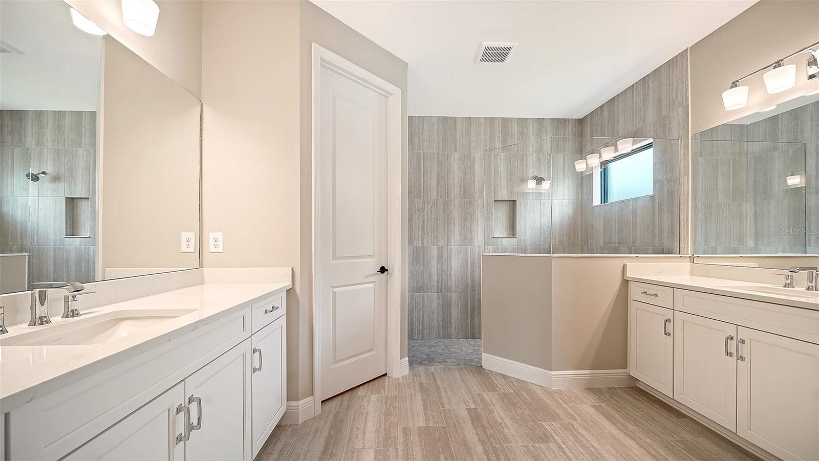8071 ANTHIRIUM LOOP — photo 21