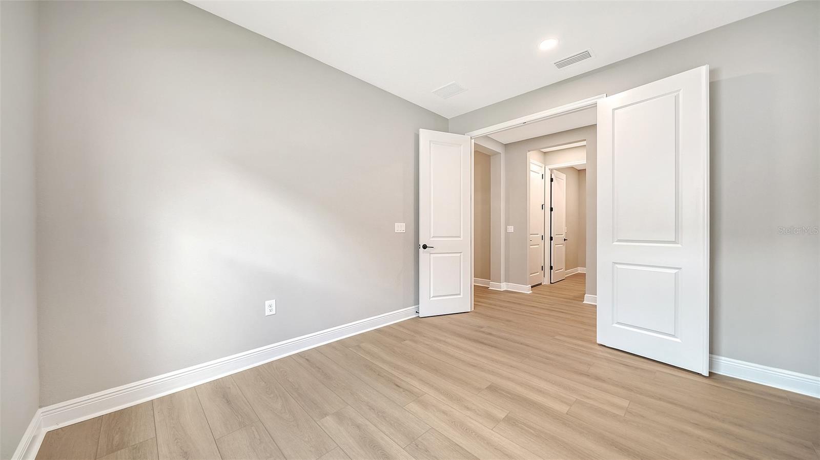 8071 ANTHIRIUM LOOP — photo 29