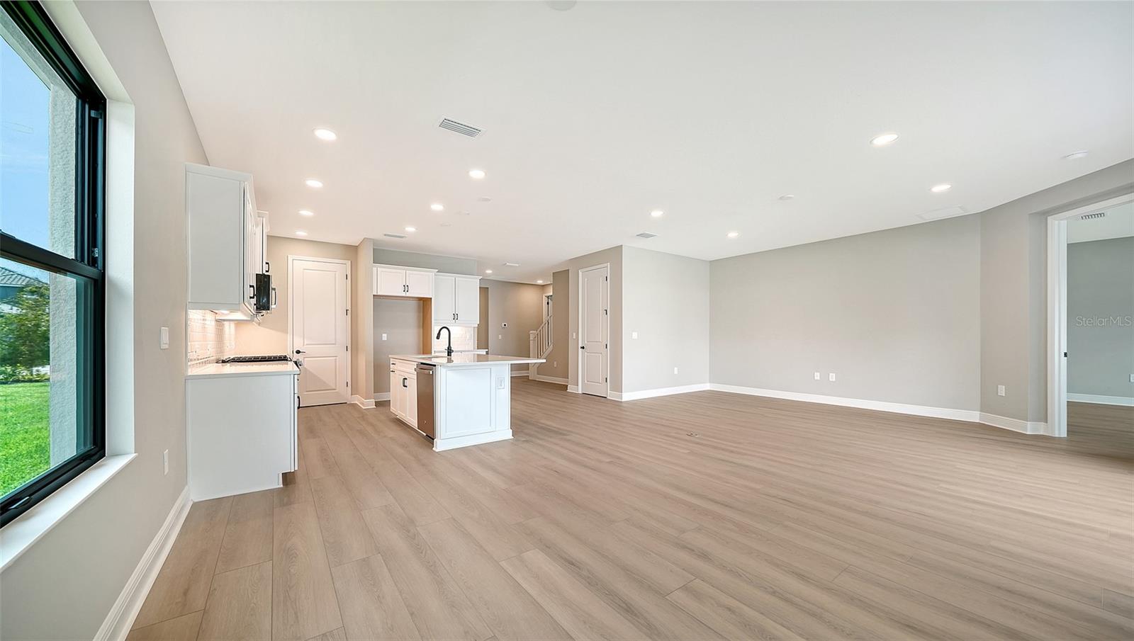 8071 ANTHIRIUM LOOP — photo 16