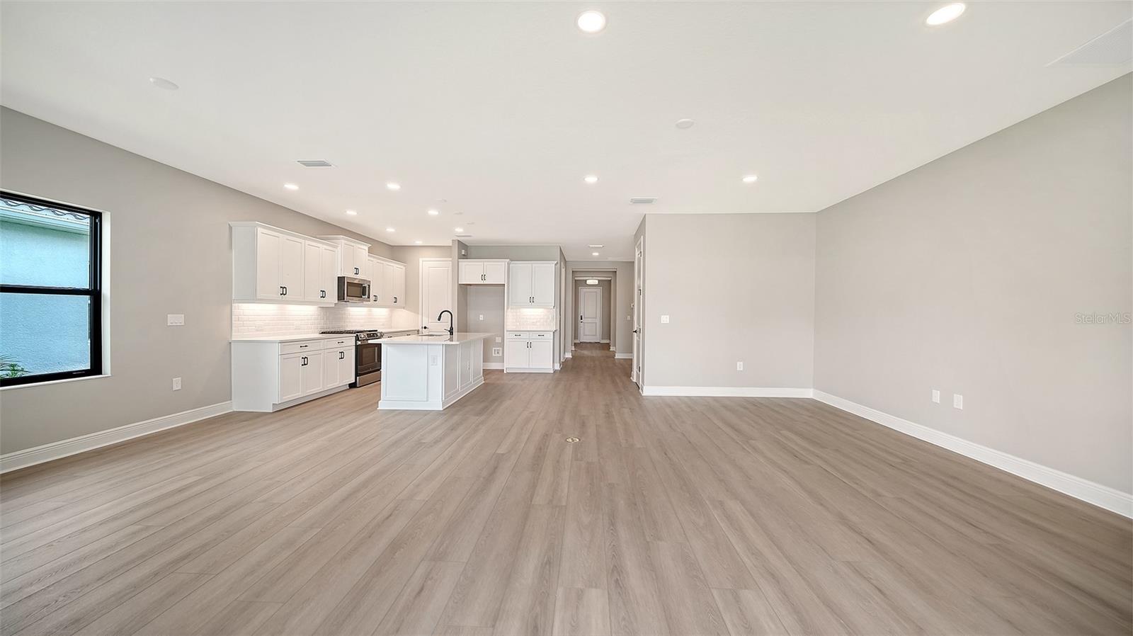 8071 ANTHIRIUM LOOP — photo 19