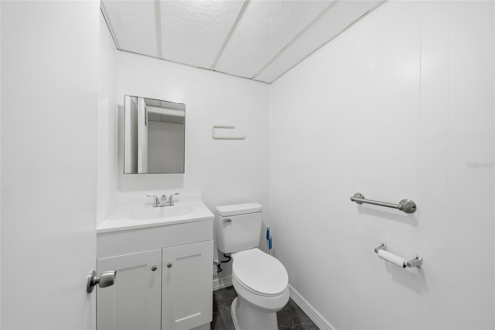 4539 MILE STRETCH DR — photo 14