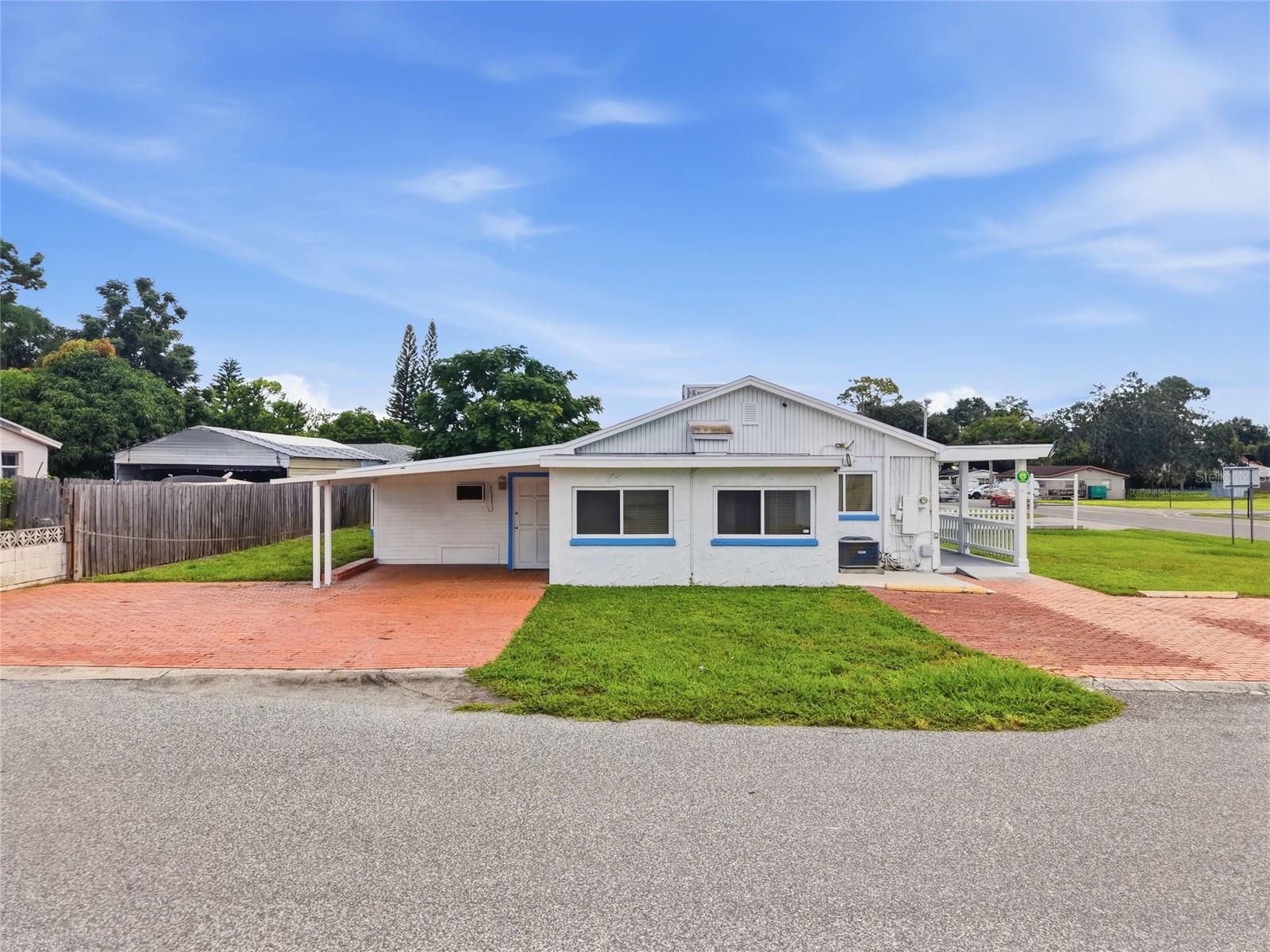 4539 MILE STRETCH DR — photo 3