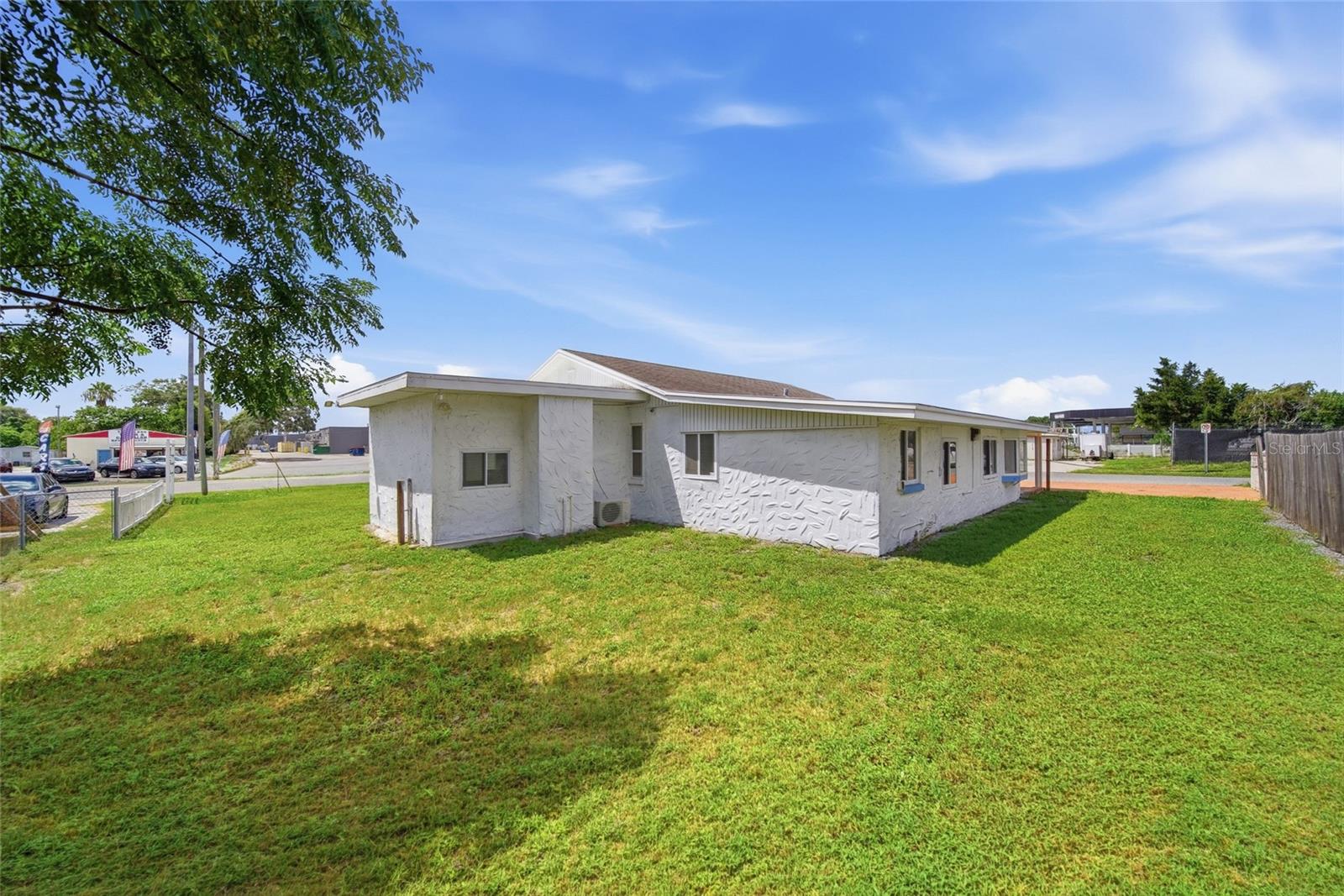 4539 MILE STRETCH DR — photo 20