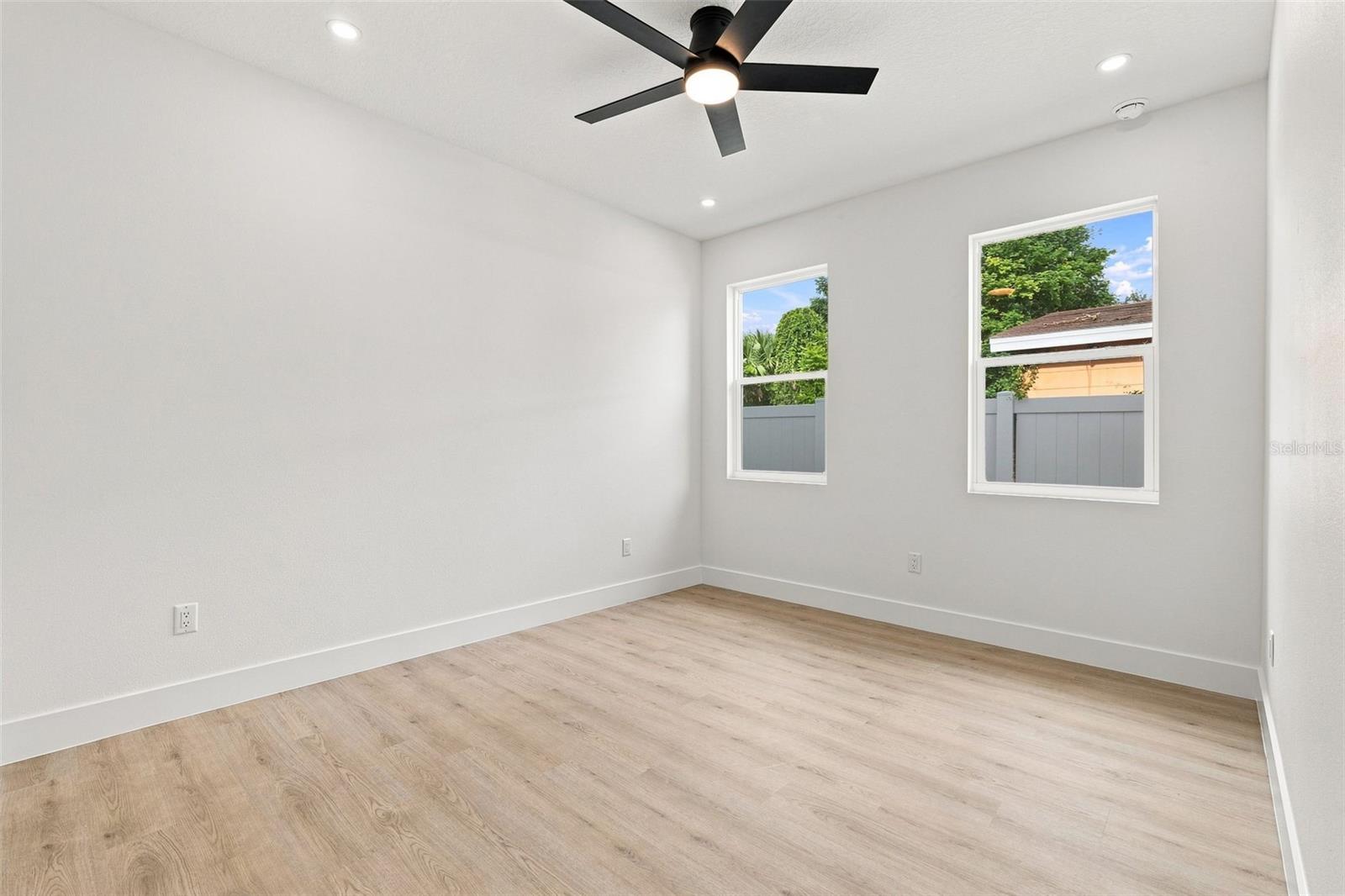 3008 E OSBORNE AVE — photo 20