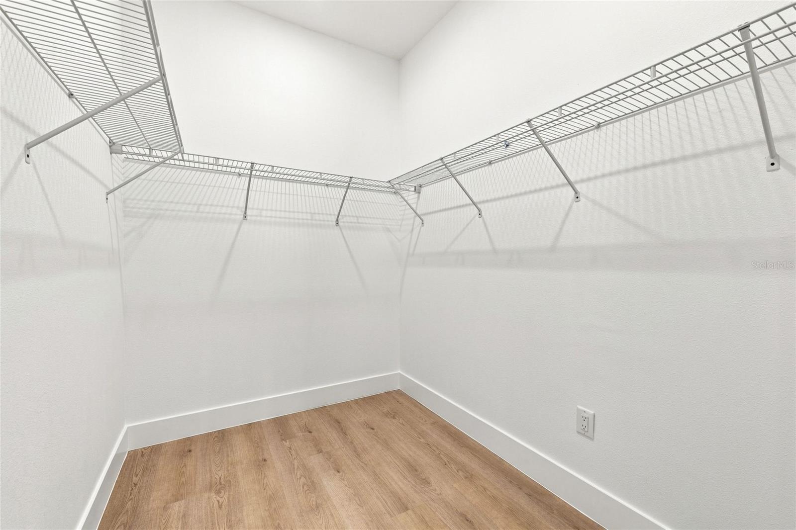 3008 E OSBORNE AVE — photo 17