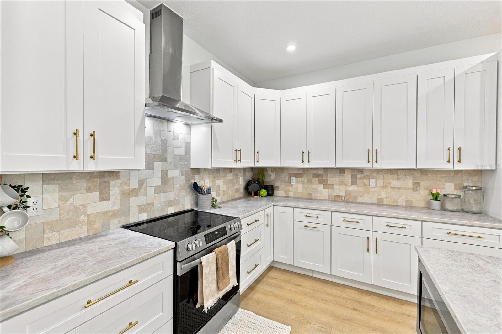 3008 E OSBORNE AVE — photo 7