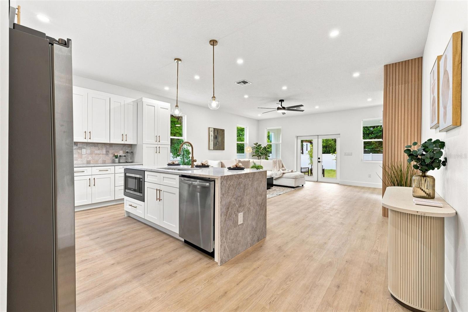 3008 E OSBORNE AVE — photo 4