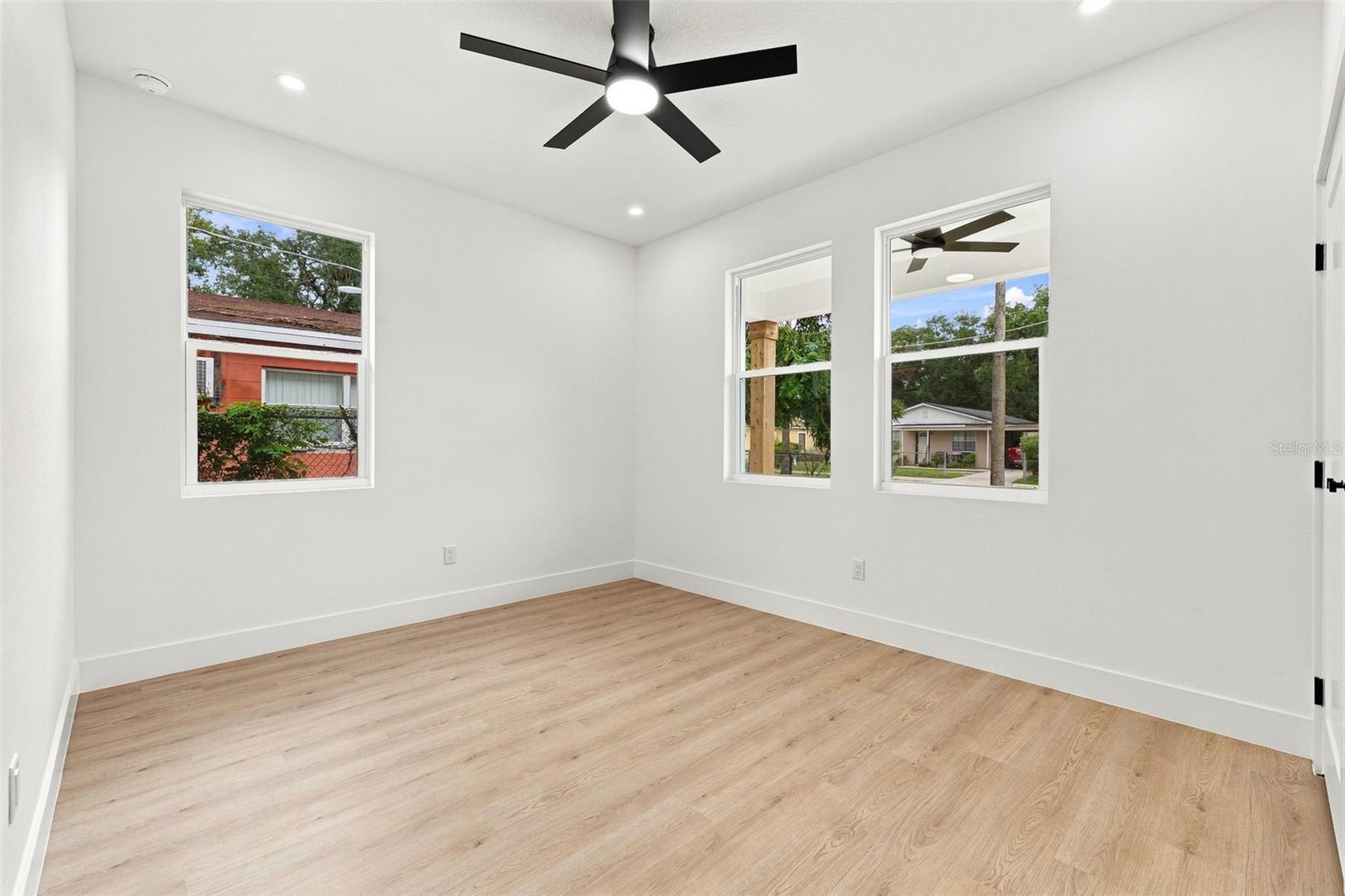 3008 E OSBORNE AVE — photo 19
