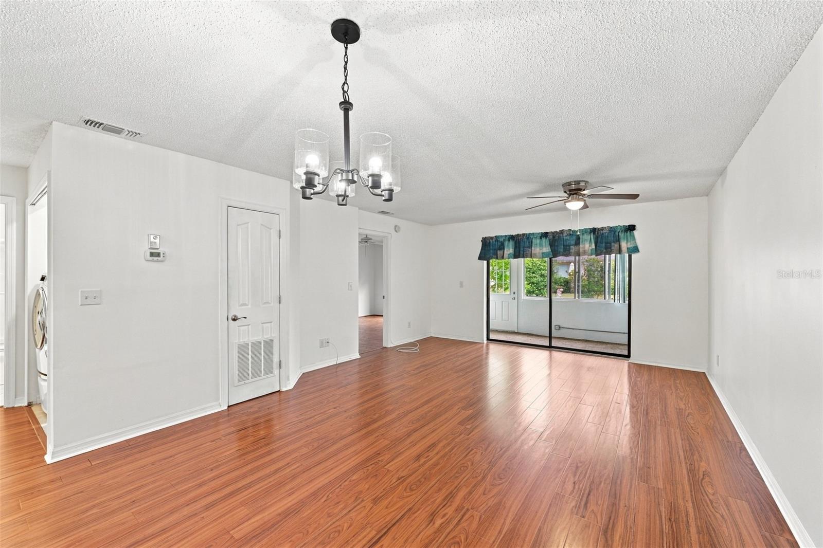304 KELSEY WAY — photo 7