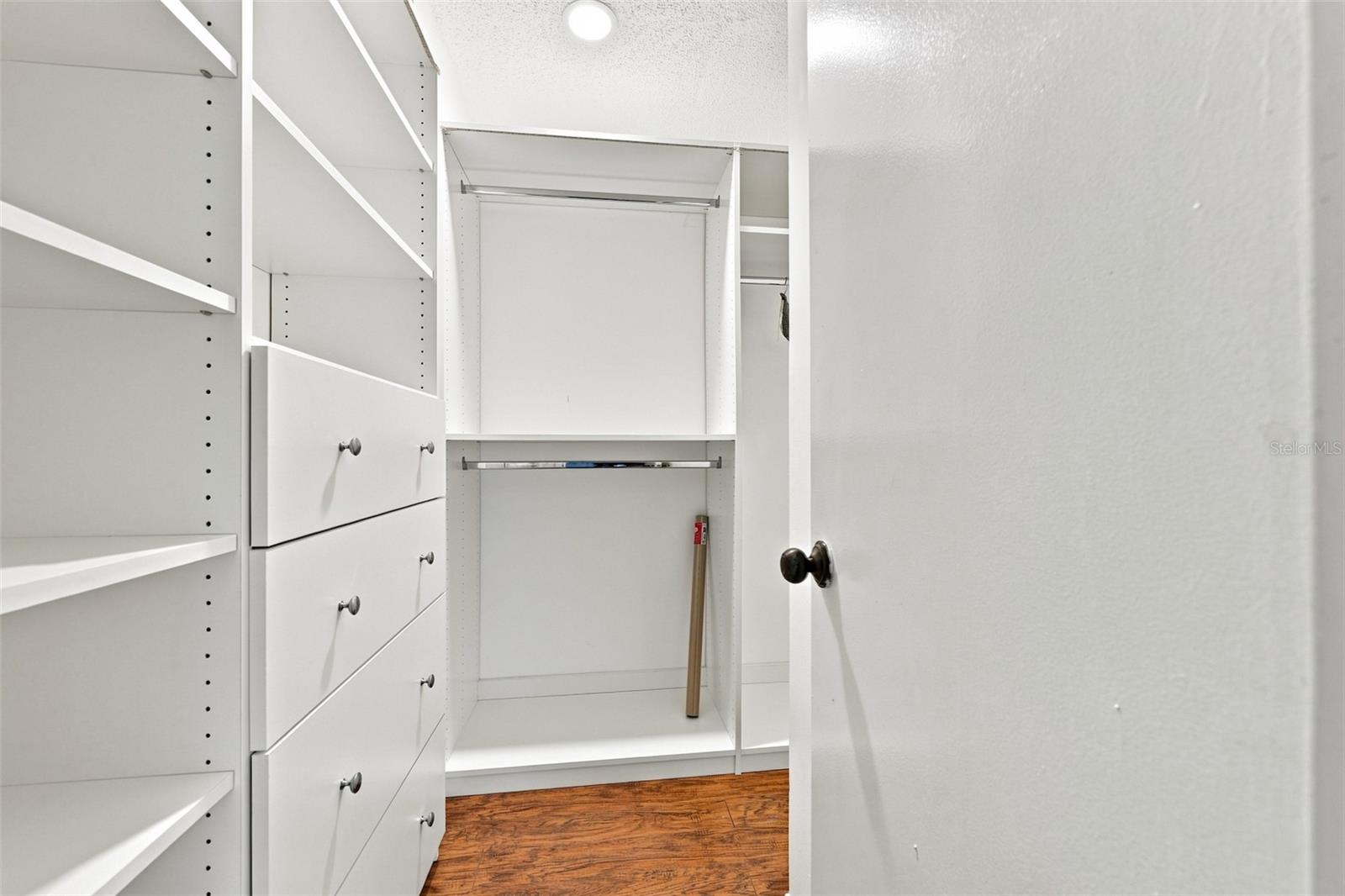 304 KELSEY WAY — photo 15