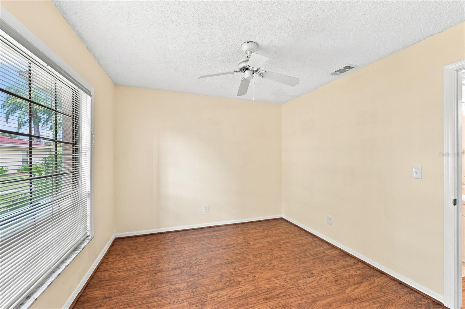 304 KELSEY WAY — photo 21
