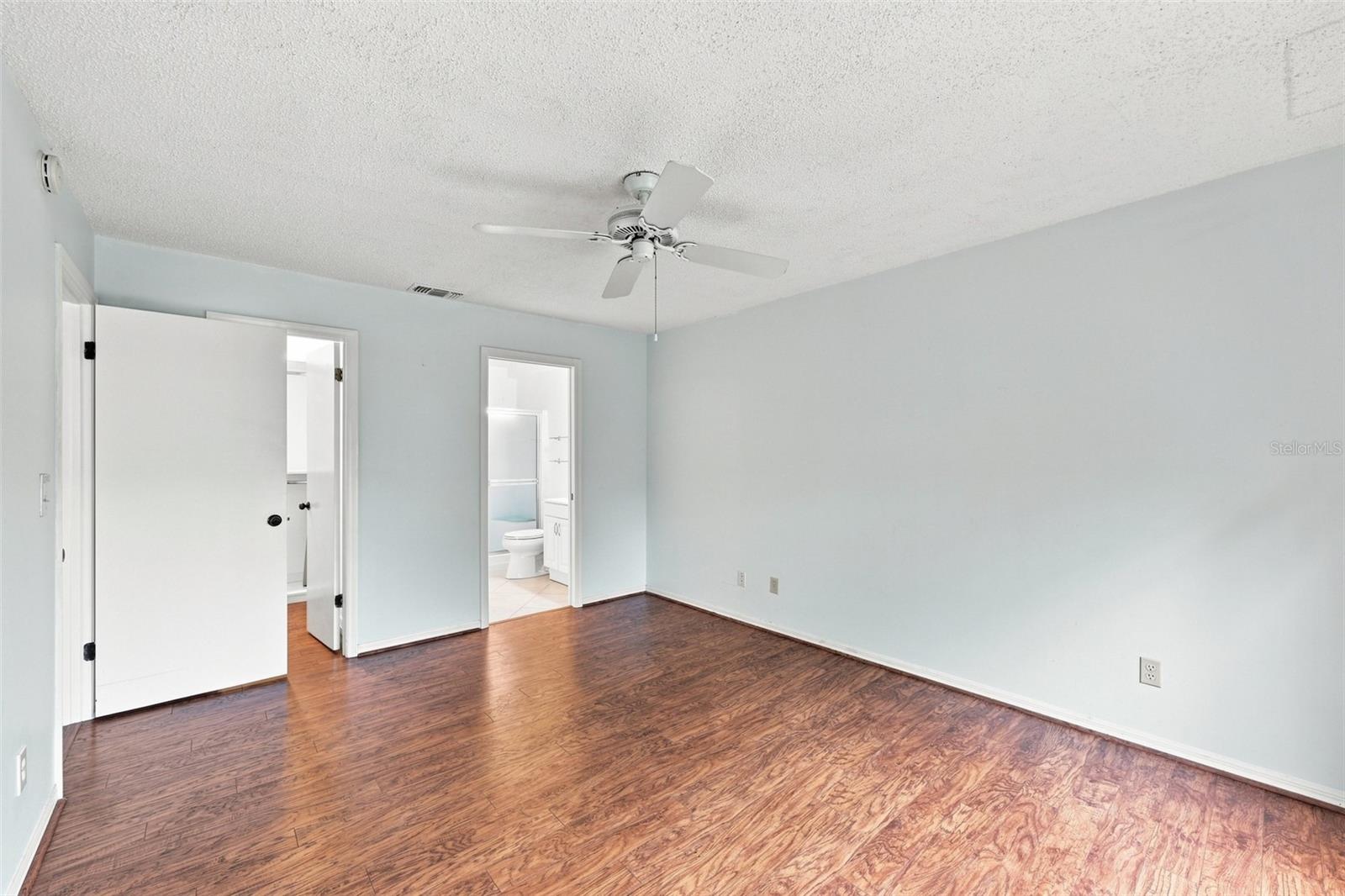 304 KELSEY WAY — photo 16