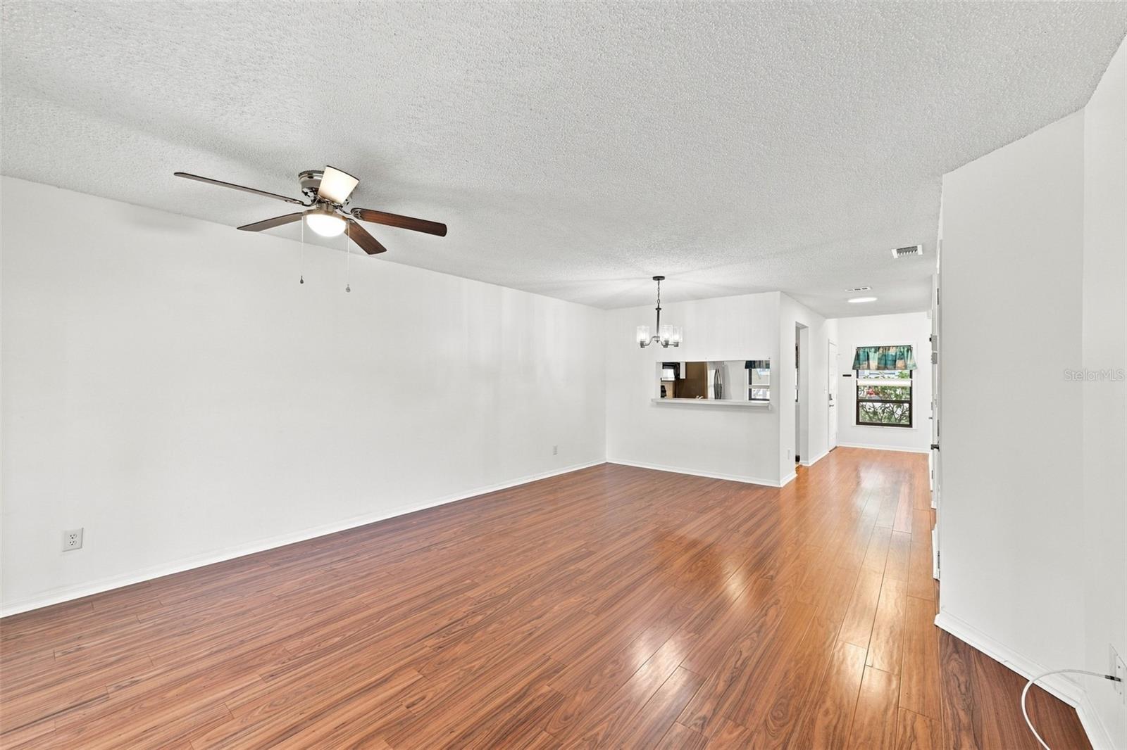 304 KELSEY WAY — photo 10