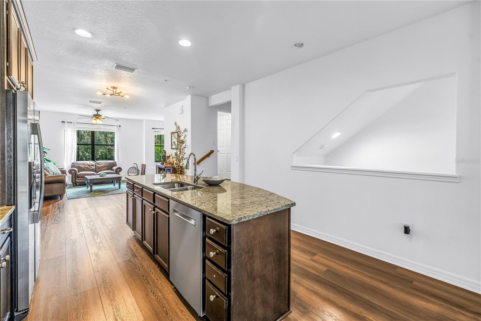 9715 BAY GROVE LN — photo 6