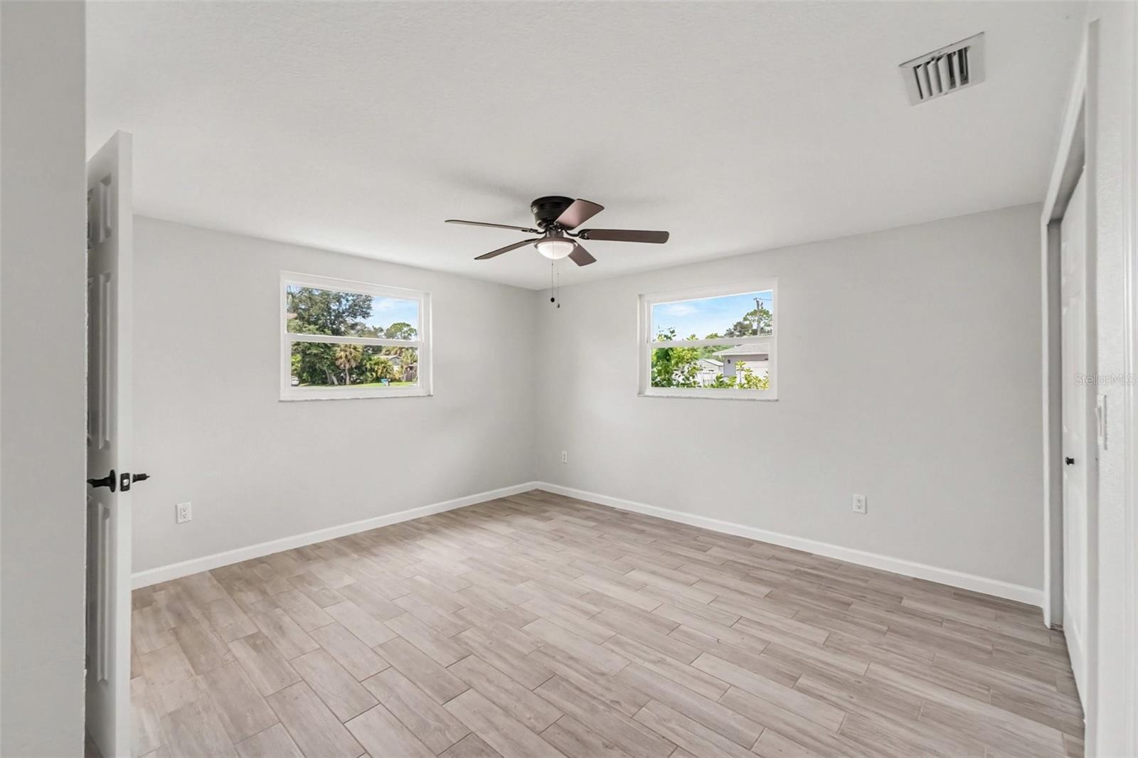 305 SHELL RD — photo 26
