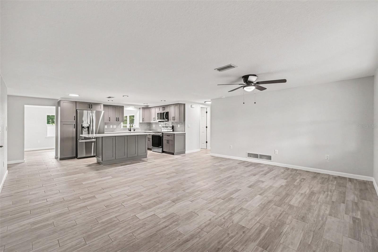 305 SHELL RD — photo 10